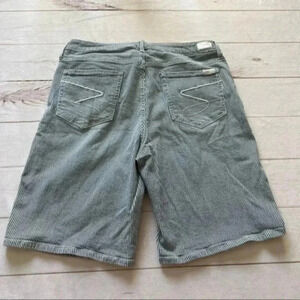 Seven7 Ladies Bermuda white and blue stripe Short women size 14